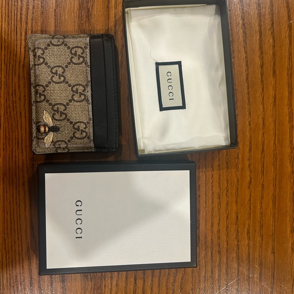 Gucci Bee Print GG Supreme Card Case - Picture 3 of 3